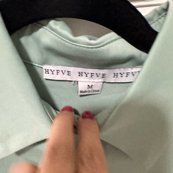 Cute Sage Button Up Top - NWOT - Picture 2 of 3